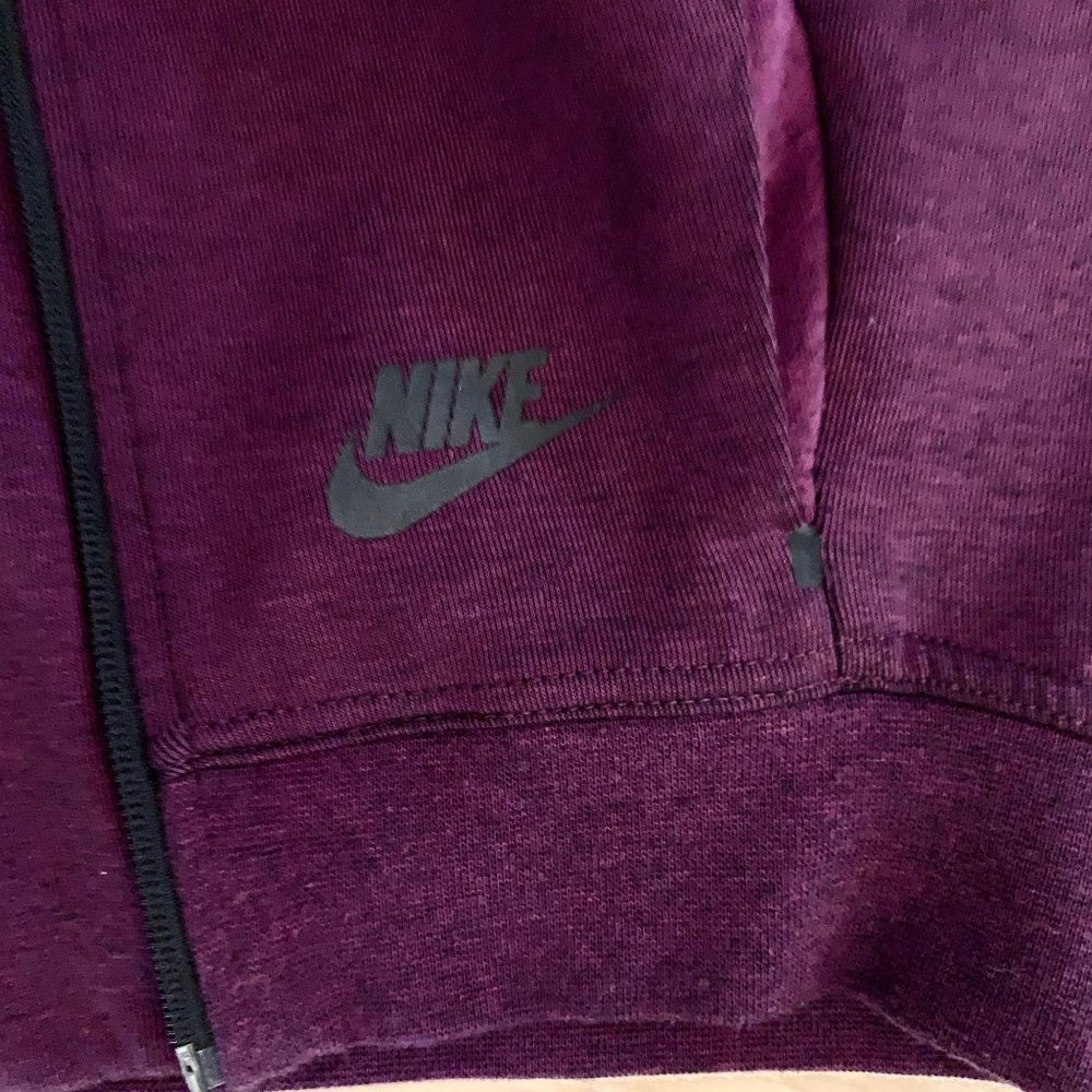 Nike Tech Fleece Women’s Vest Hoodie Rare Plum Sm. - Picture 7 of 12